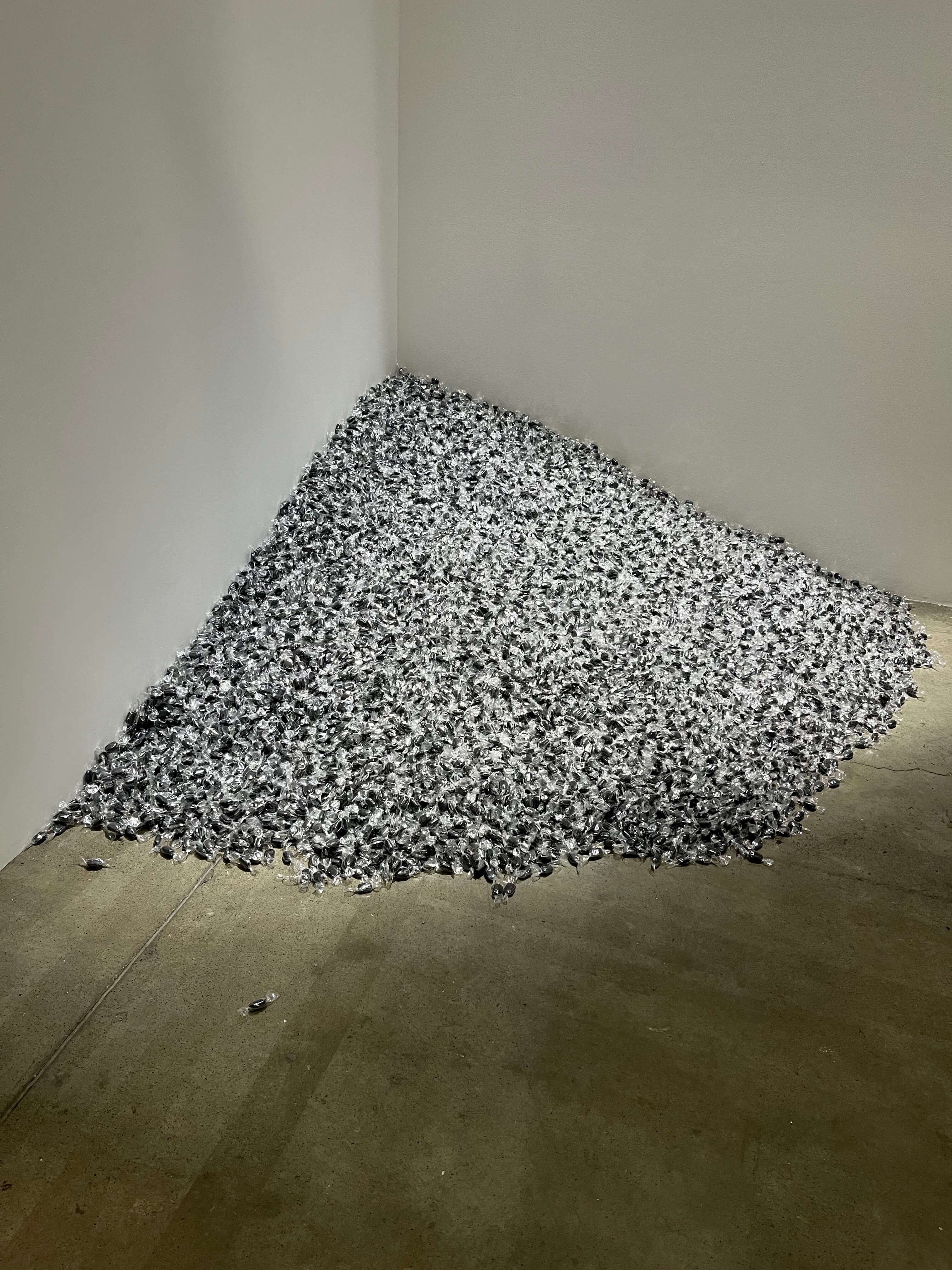 felix-gonzalez-torres-palais-de-tokyo